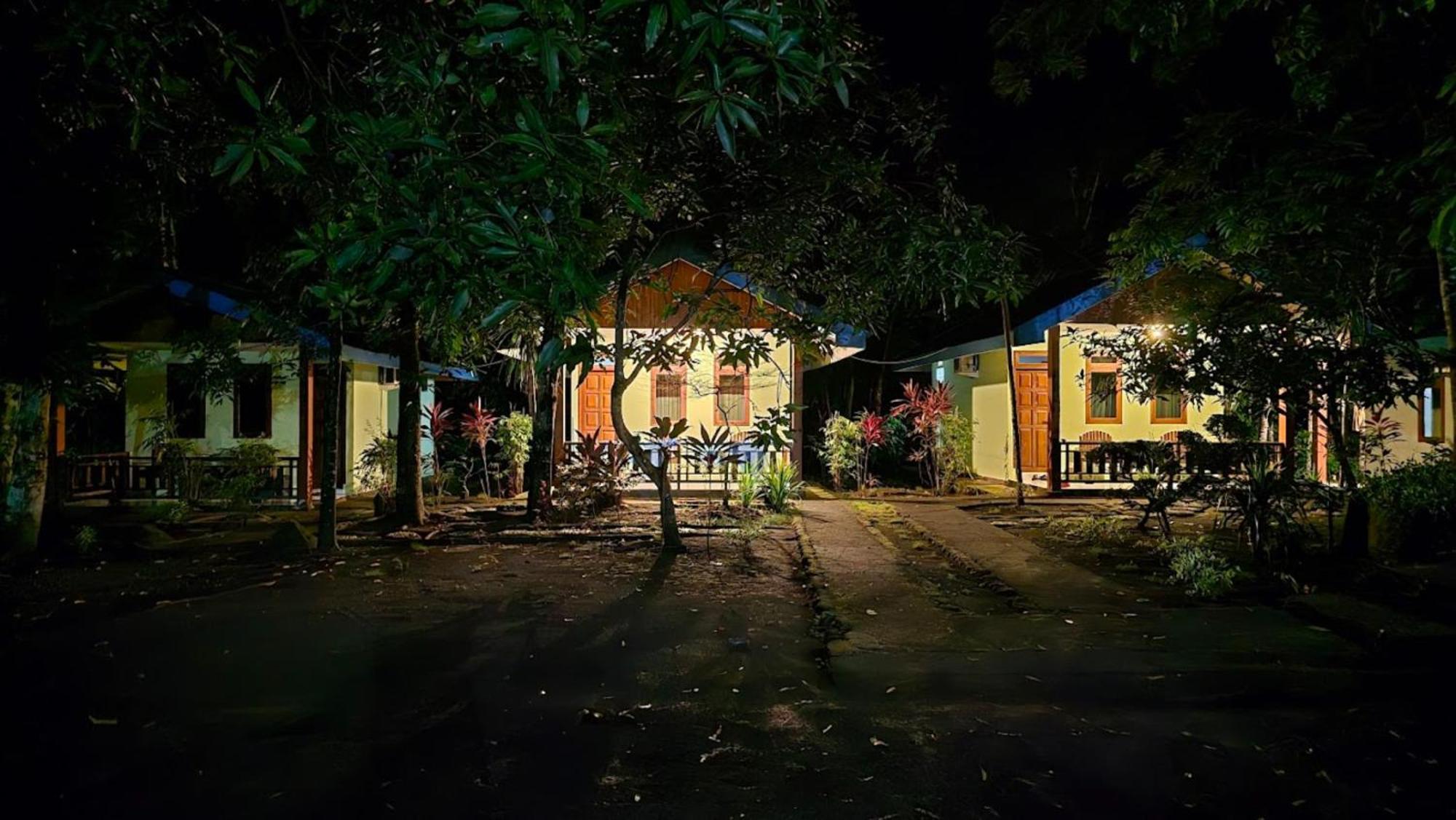 Tangkoko Macaca Hotel Rinondoran Exterior foto